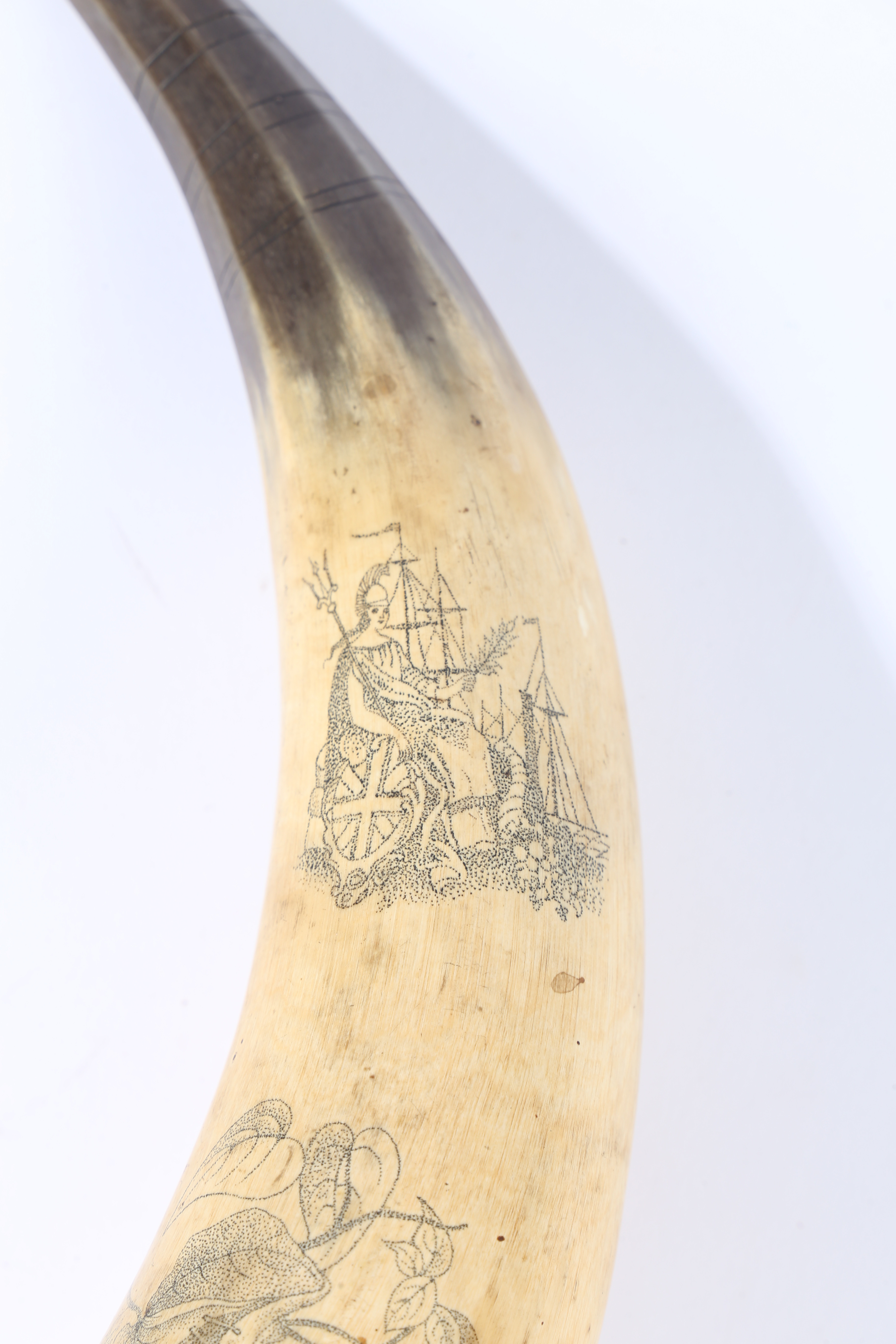 A LARGE PAIR OF 19TH CENTURY SCRIMSHAW HORNS. - Image 7 of 11