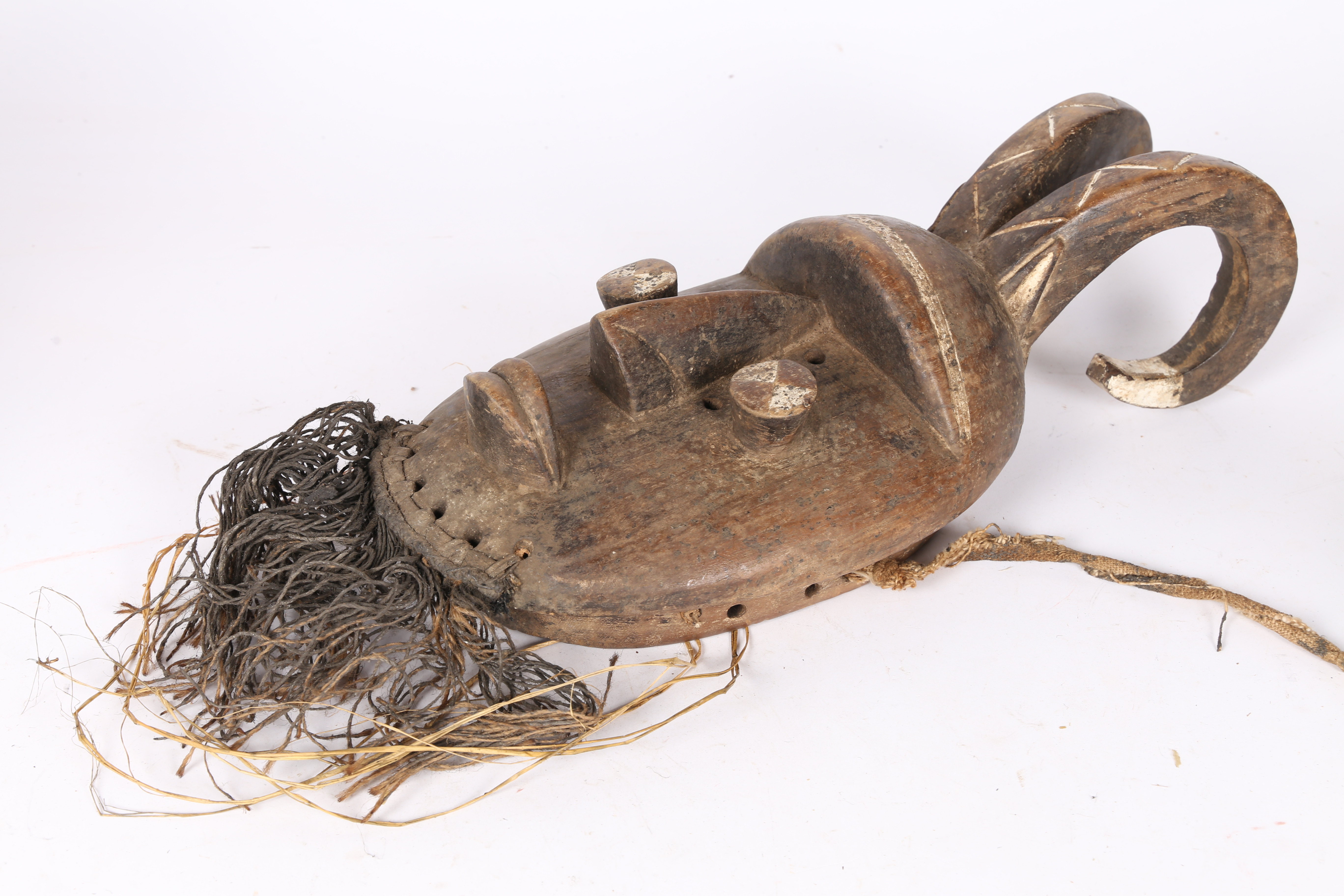 A GREBO ANTELOPE MASK, LIBERIA. - Image 4 of 7