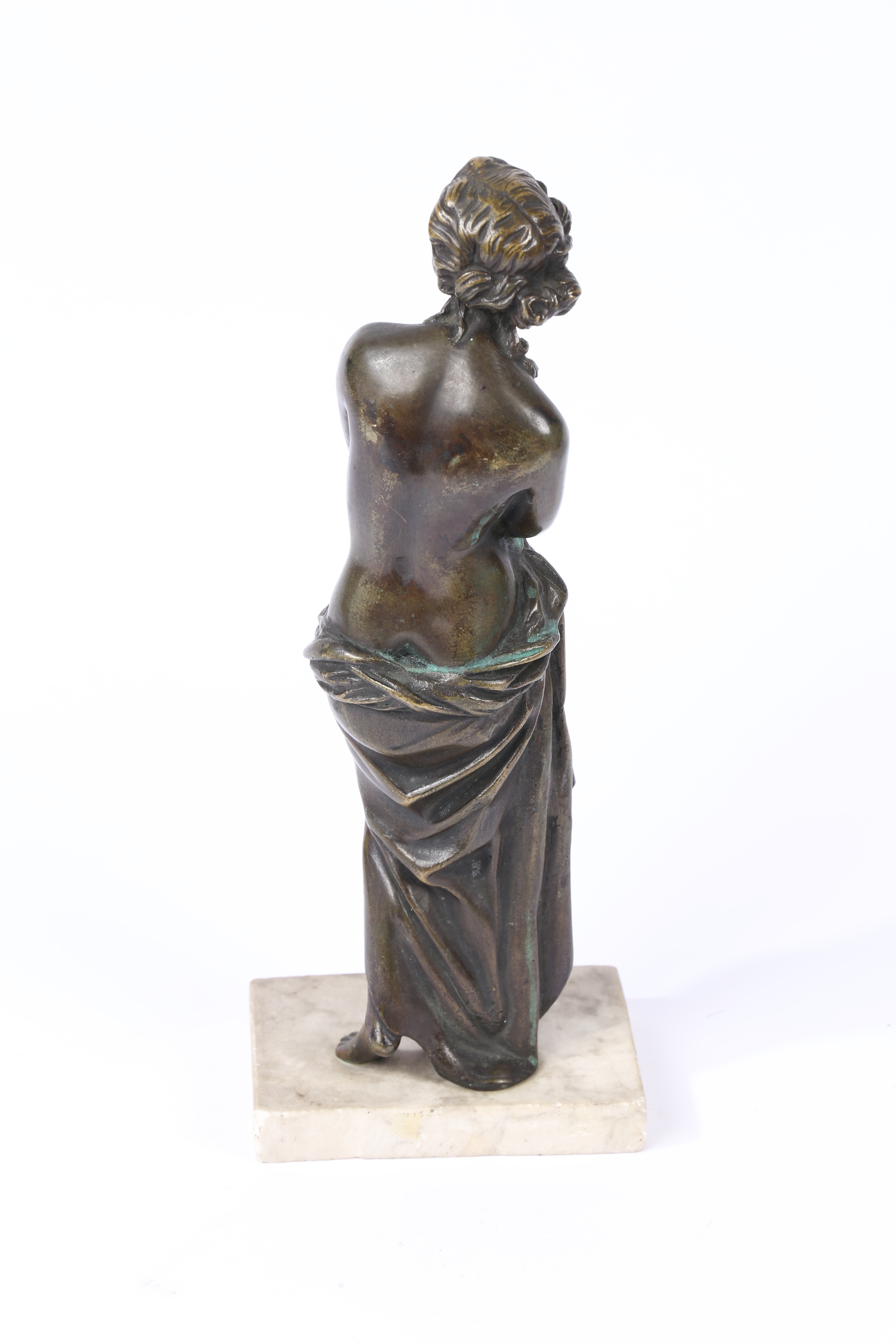 A 19TH CENTURY BRONZE SCULPTURE OF A CLASSICAL NUDE LADY. - Image 4 of 7
