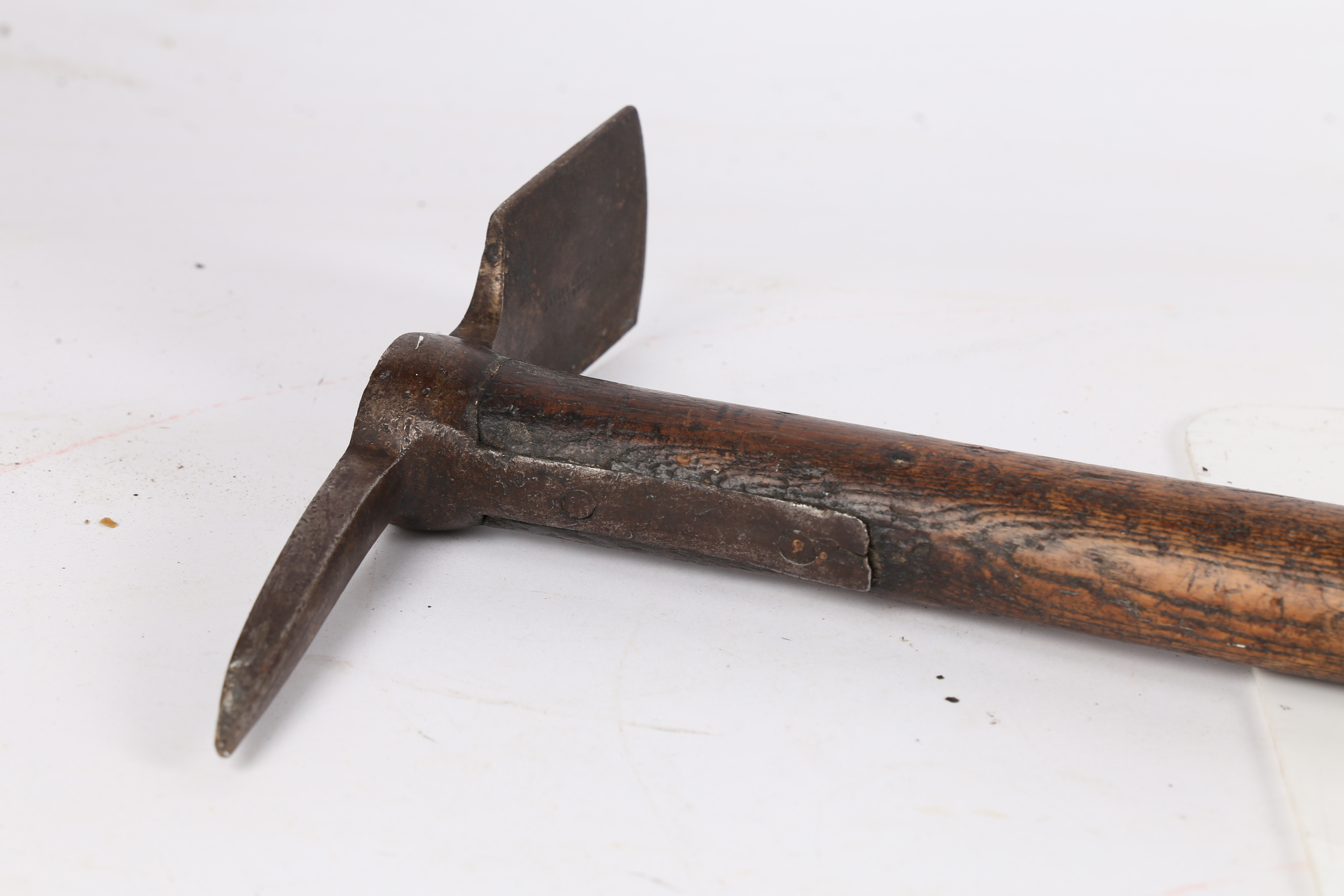 A 19TH CENTURY BRITISH MOUNTAINEERS ICE PICK AXE. - Image 6 of 7