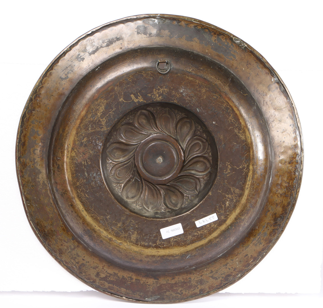 A MID-16TH CENTURY LARGE BRASS ALMS DISH, NUREMBERG, CIRCA 1550. - Image 2 of 2