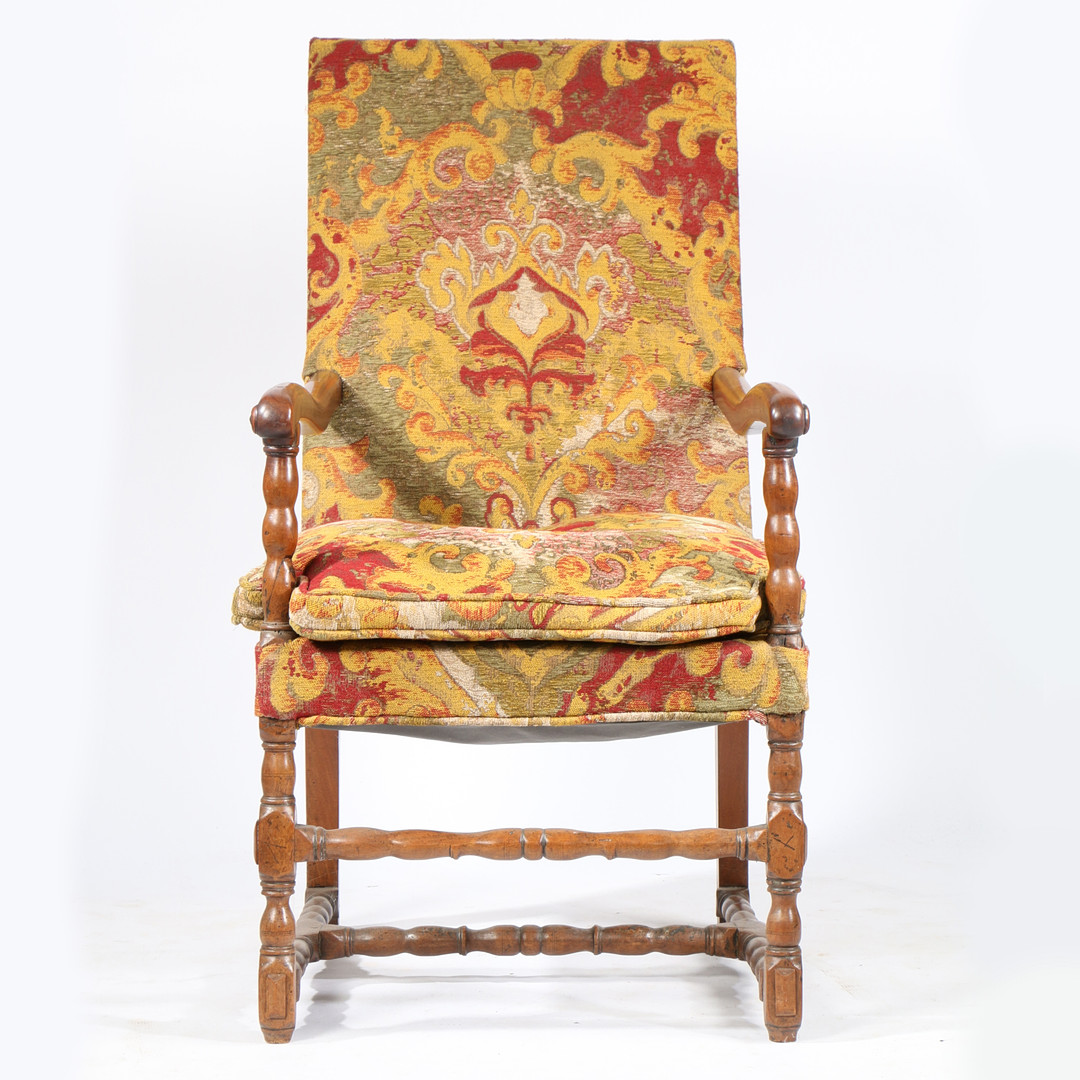 A WALNUT AND UPHOLSTERED OPEN ARMCHAIR, FLEMISH, CIRCA 1700. - Image 3 of 4