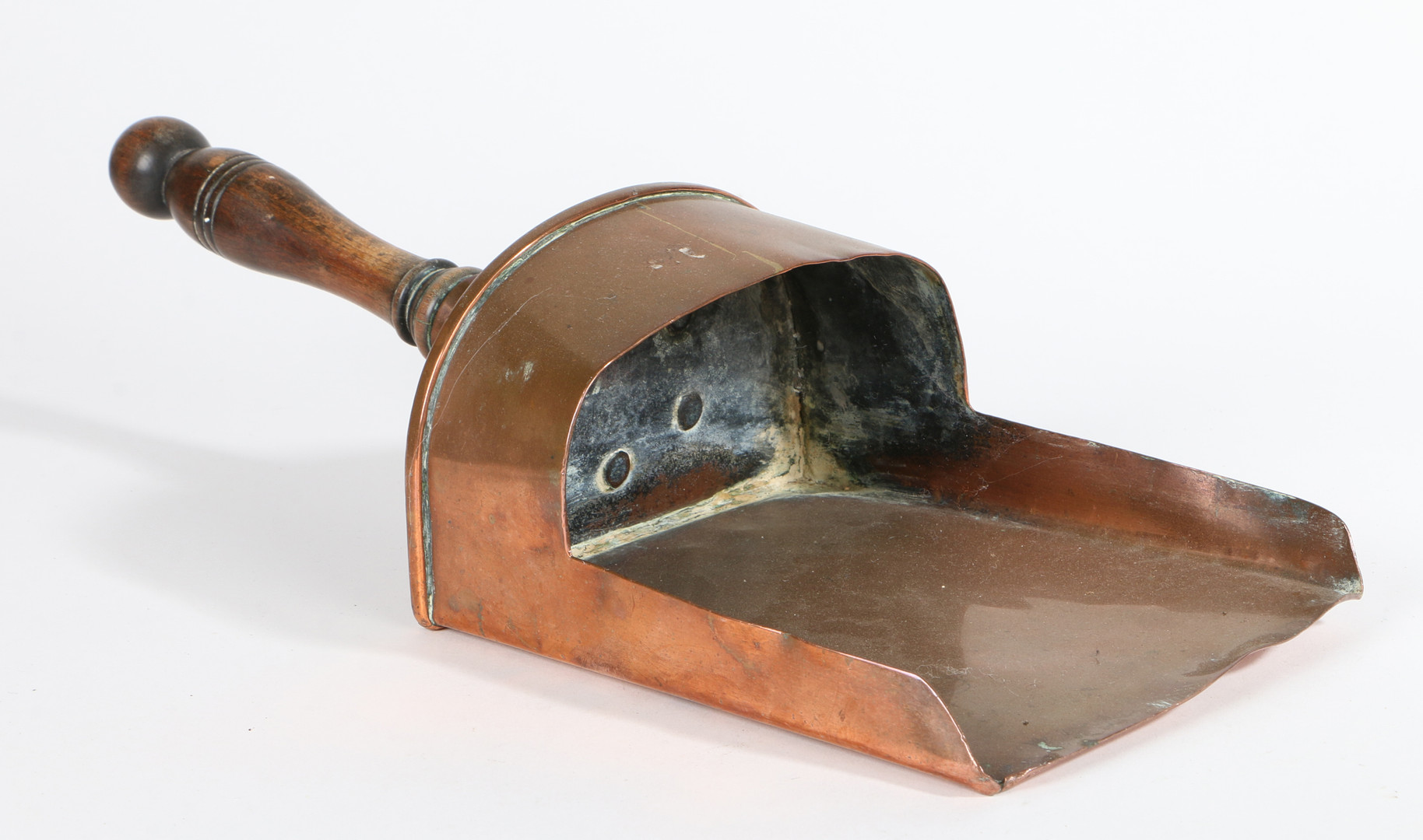 A 19TH CENTURY SEAMED COPPER COAL SHOVEL, ENGLISH.