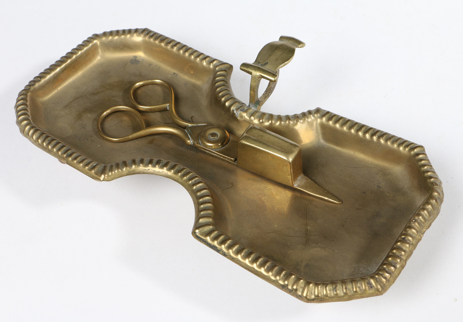 A PAIR OF EARLY 19TH CENTURY BRASS CANDLE-SNUFFERS AND TRAY (2). - Image 2 of 3