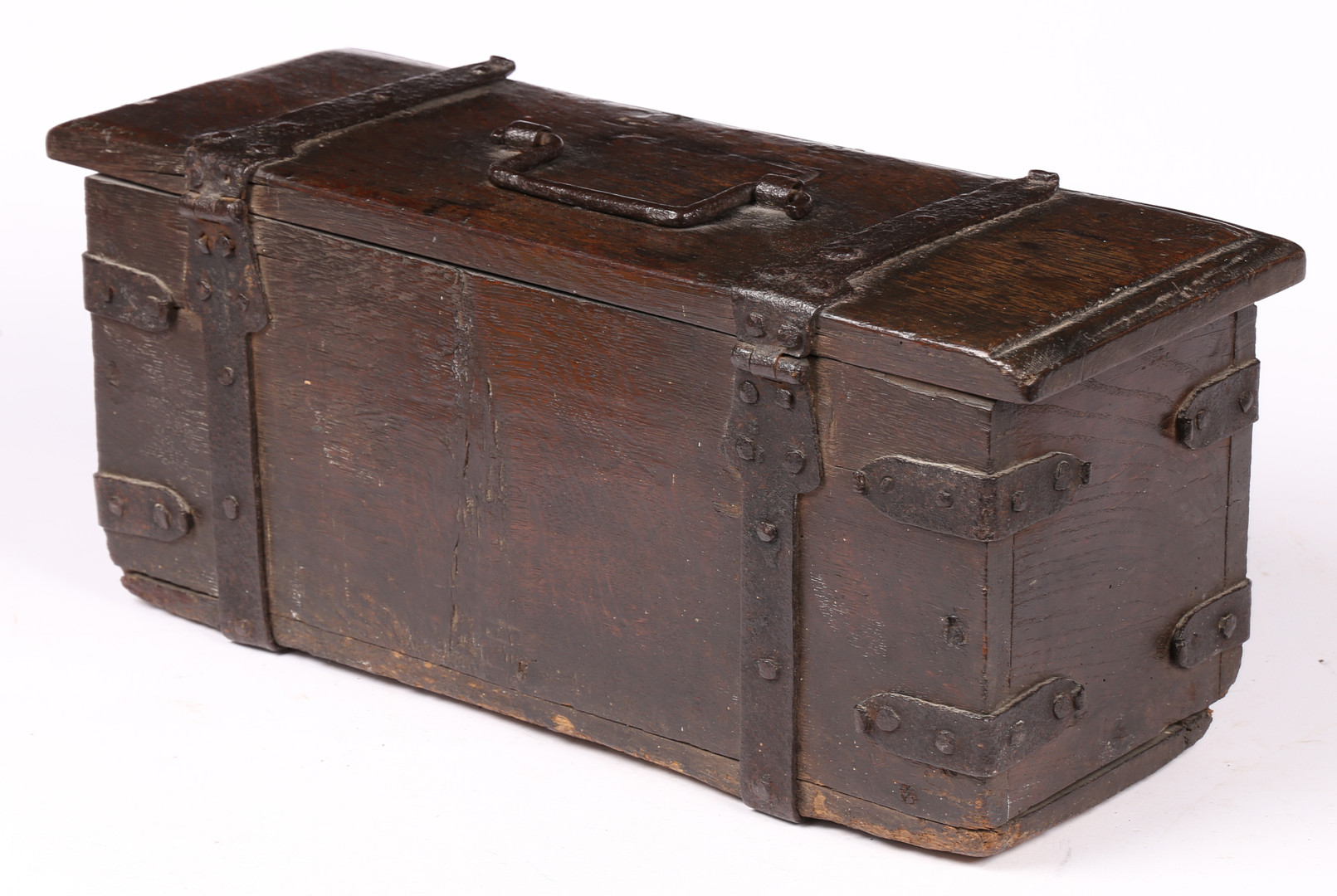 A WONDERFUL HENRY VII/VIII BOARDED OAK AND IRON-BOUND CHALICE BOX, ENGLISH, CIRCA 1500-20. - Image 3 of 5