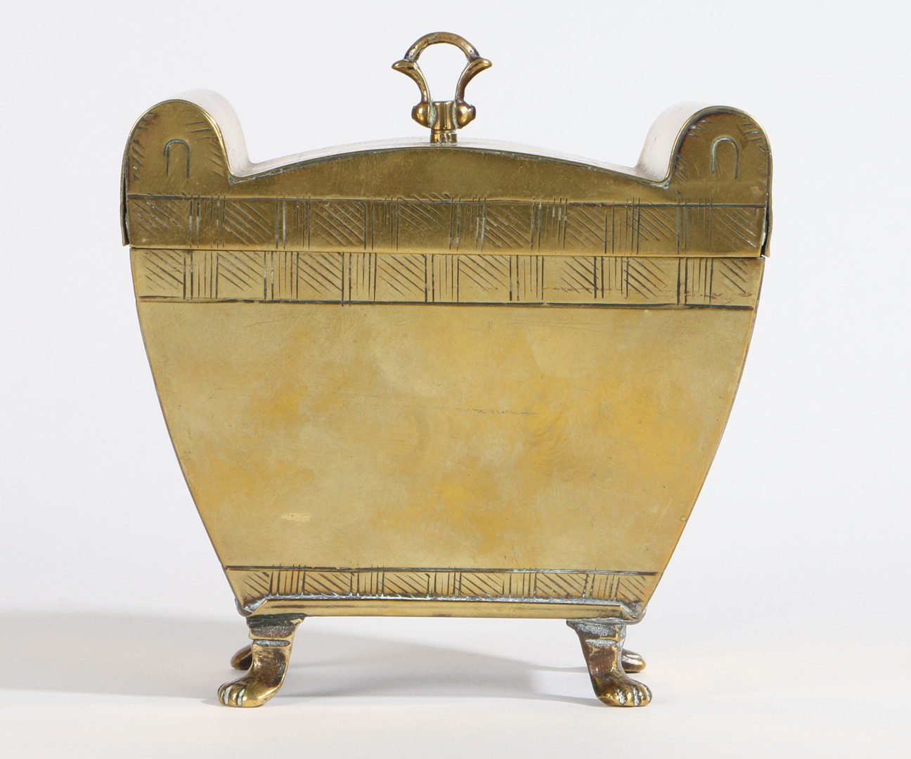 AN EARLY 19TH CENTURY SHEET-BRASS TEA CADDY, CIRCA 1820. - Image 3 of 4