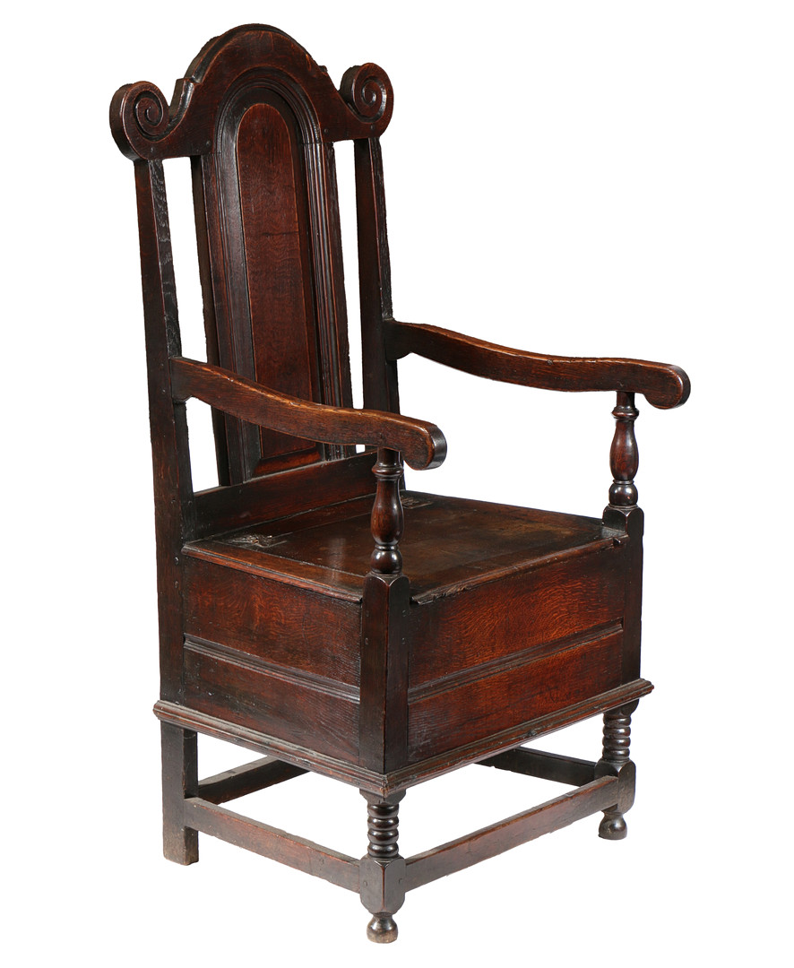 AN UNUSUAL WILLIAM & MARY OAK BOX-SEATED ARMCHAIR, CIRCA 1690. - Image 3 of 4