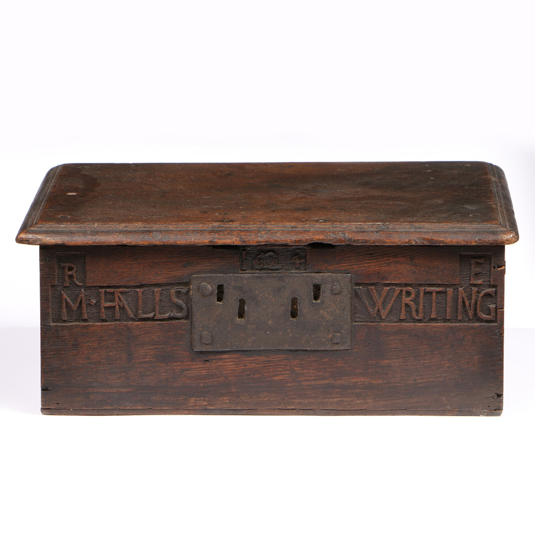 A RARE JAMES I BOARDED OAK BOX, NAMED AND DATED 1624. - Image 3 of 4