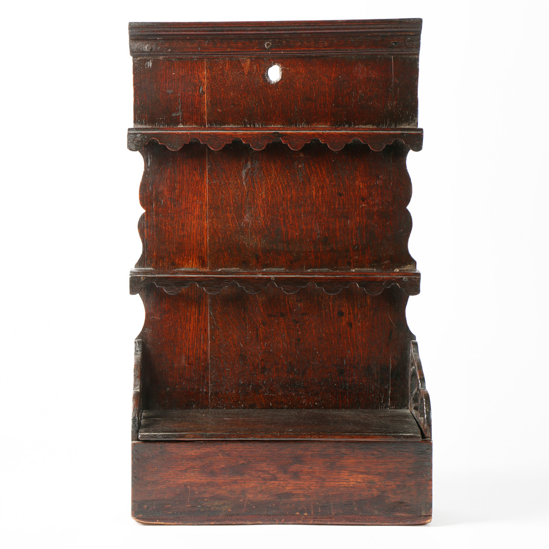 A GEORGE III OAK MURAL SPOON RACK, CIRCA 1780. - Image 2 of 3