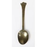 A WILLIAM & MARY LATTEN TRIFID-END SPOON, CIRCA 1690.