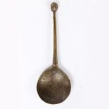 AN EXCEPTIONALLY RARE CHARLES I LATTEN 'MOORS' HEAD KNOP SPOON, CIRCA 1640.