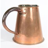 A LARGE EARLY 19TH CENTURY SEAMED COPPER ALE JUG, ENGLISH, CIRCA 1820.