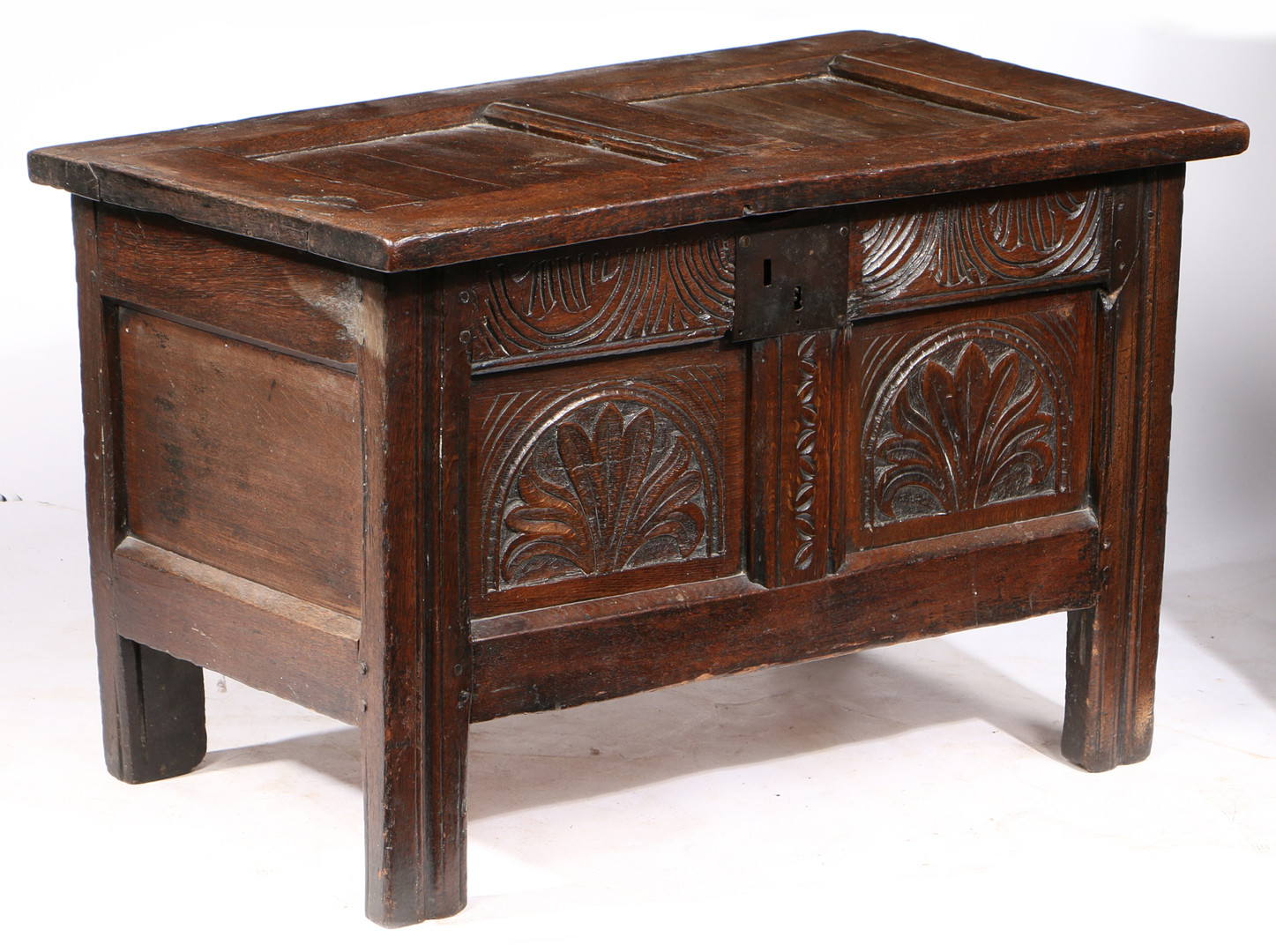 A SMALL CHARLES I OAK COFFER, WEST COUNTRY, CIRCA 1630. - Image 2 of 3