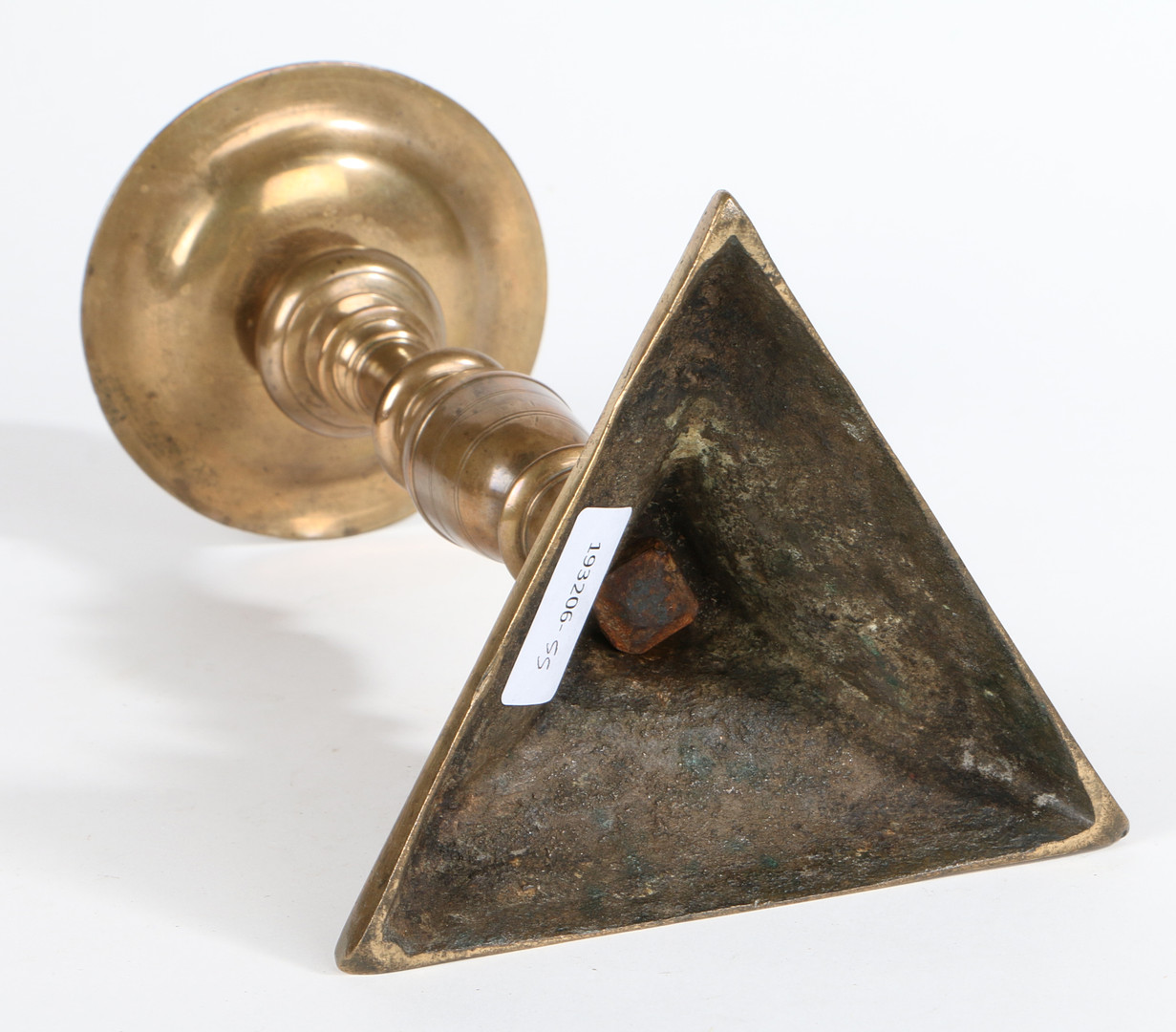 A 17TH CENTURY BRASS ('BELL-METAL') SOCKET CANDLESTICK, SPANISH. - Image 3 of 3