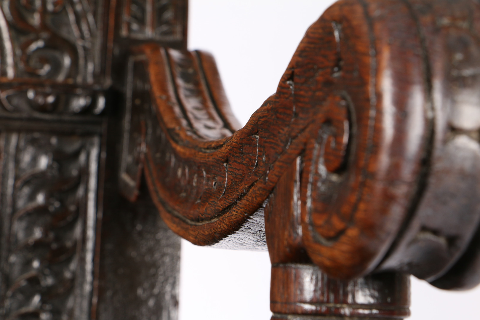 A GOOD AND RARE ELIZABETH I OAK OPEN ARMCHAIR, CIRCA 1570. - Image 6 of 14