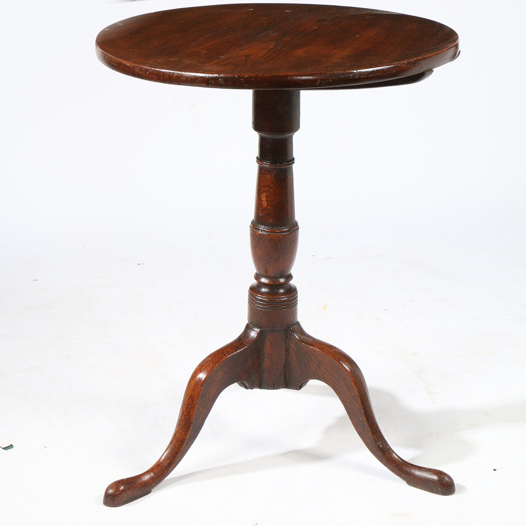 A GEORGE III OAK TRIPOD OCCASIONAL TABLE, WITH ONE-PIECE TOP, CIRCA 1780. - Image 2 of 2