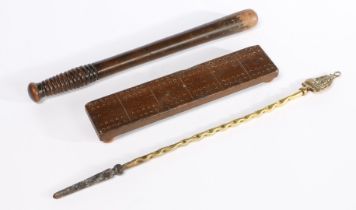 A VICTORIAN FRUITWOOD TRUNCHEON.