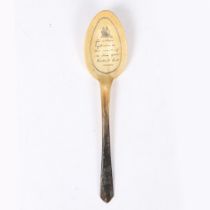 A 19TH CENTURY ENGRAVED HORN LOVE TOKEN SPOON, GERMAN.