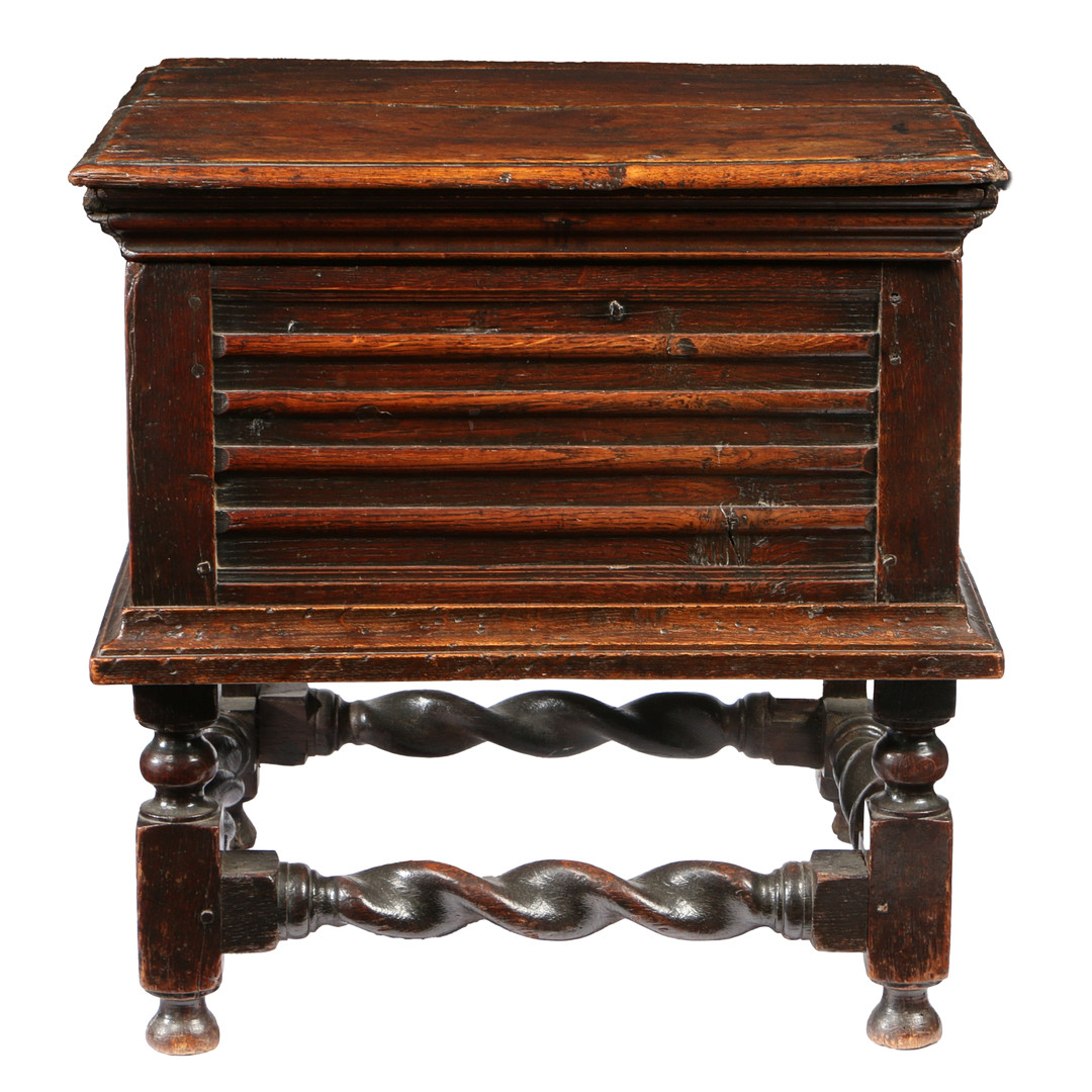 A CHARLES II OAK CLOSED STOOL, CIRCA 1680. - Image 3 of 3