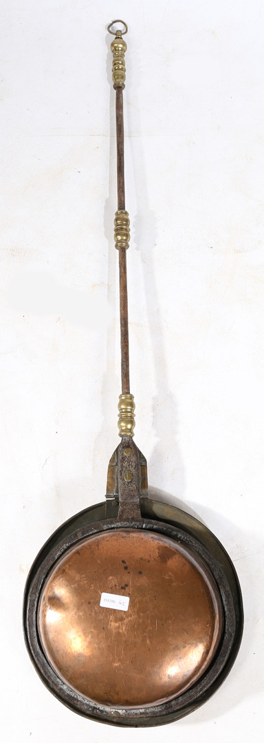 A BRASS, IRON AND COPPER WARMING PAN, DUTCH, CIRCA 1700. - Image 5 of 5