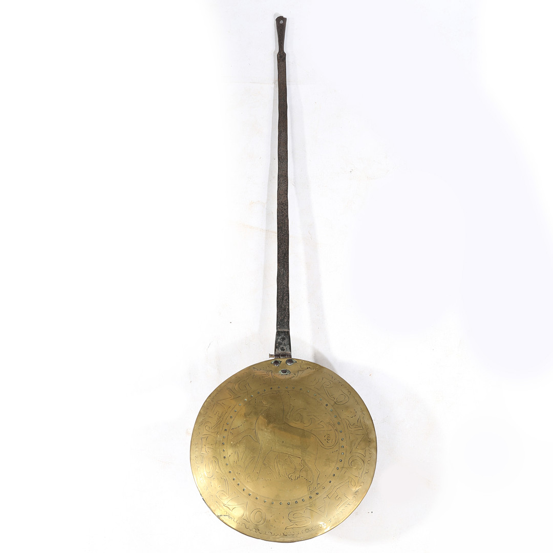 A COMMONWEALTH IRON AND BRASS WARMING PAN, DATED 1657. - Image 2 of 5