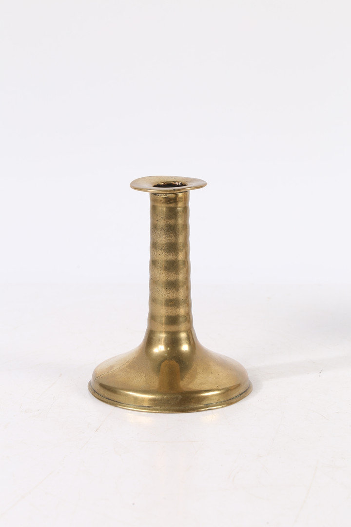 A RARE CHARLES II BRASS TRUMPET-BASE SOCKET CANDLESTICK, CIRCA 1675. - Image 2 of 5