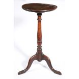 A SMALL GEORGE III OAK WINE OR CANDLE TRIPOD TABLE, CIRCA 1780.