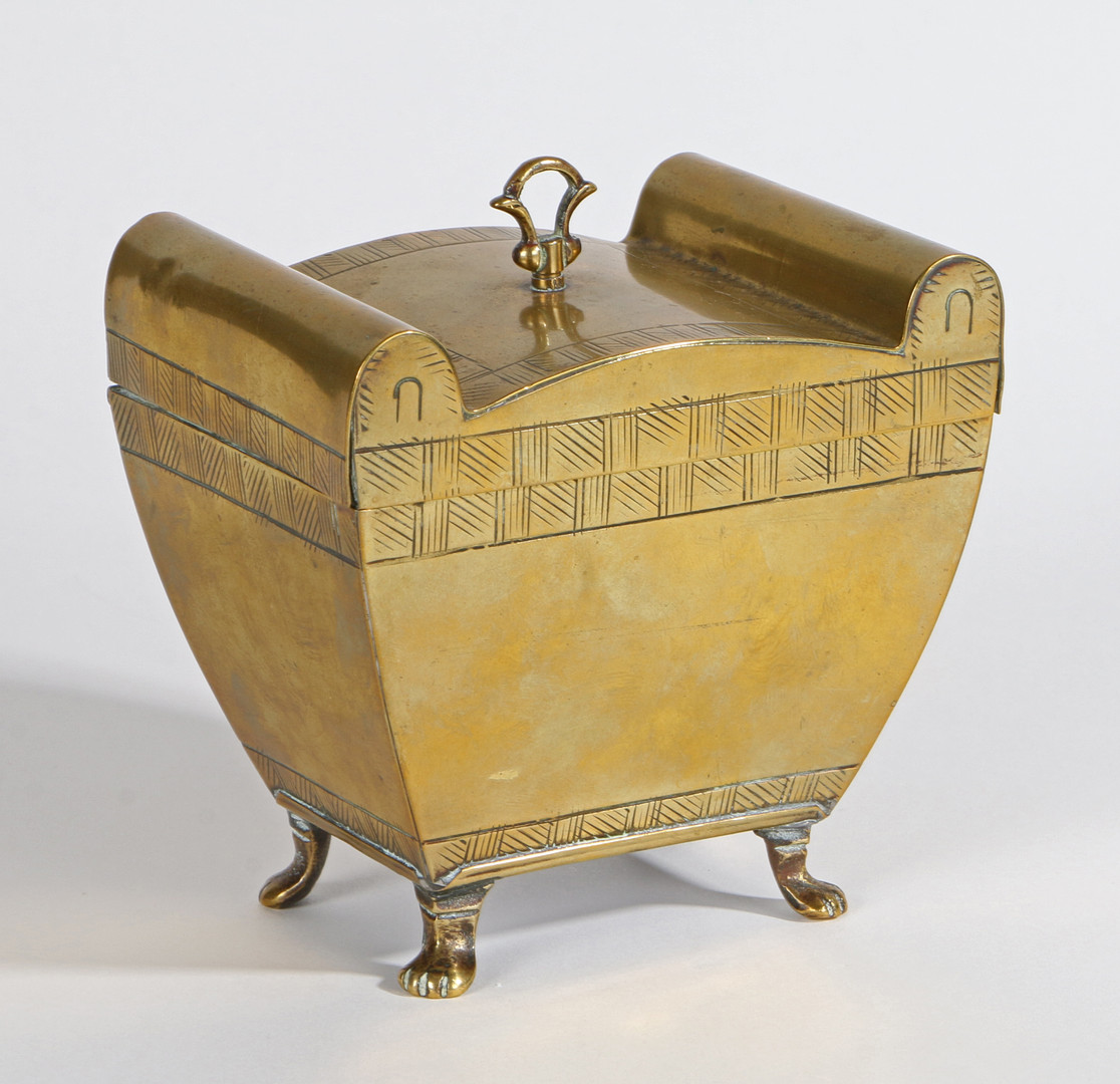 AN EARLY 19TH CENTURY SHEET-BRASS TEA CADDY, CIRCA 1820. - Image 2 of 4