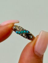 Wonderful 15ct Gold Turquoise and Pearl Unusual x Design Ring