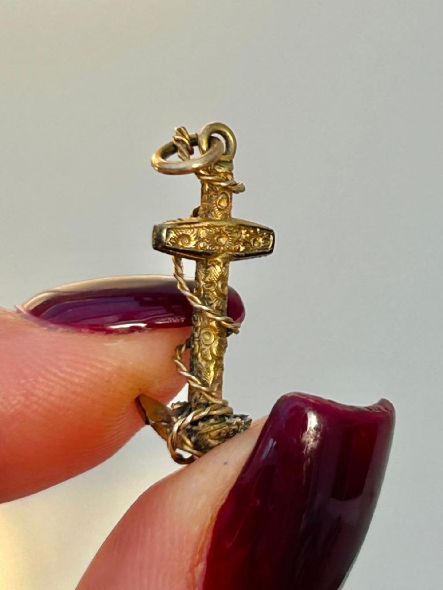 Antique Ornate Gold Anchor Charm / Pendant - Image 3 of 4