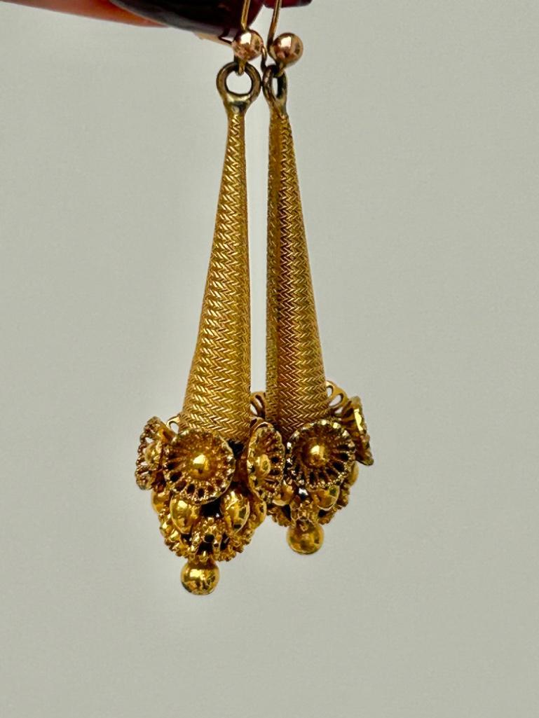 Georgian Era Yellow Metal Ornate Drop Earrings - Image 7 of 9