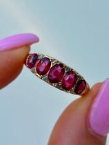 18ct Gold Diamond points Synthetic Ruby 5 Stone Ring