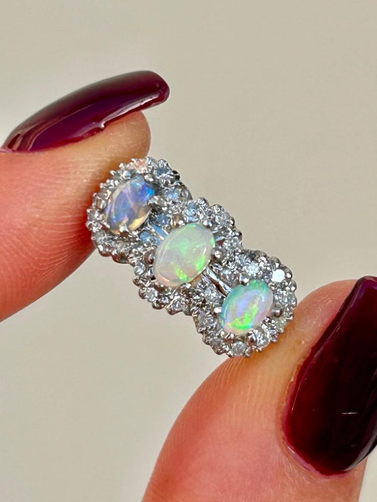 Chunky Opal and Diamond 3 Stone Cluster Ring in Yellow Gold - Image 3 of 9