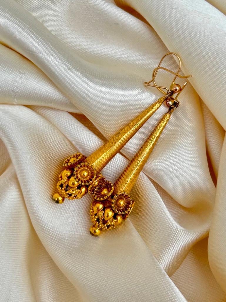 Georgian Era Yellow Metal Ornate Drop Earrings - Image 9 of 9