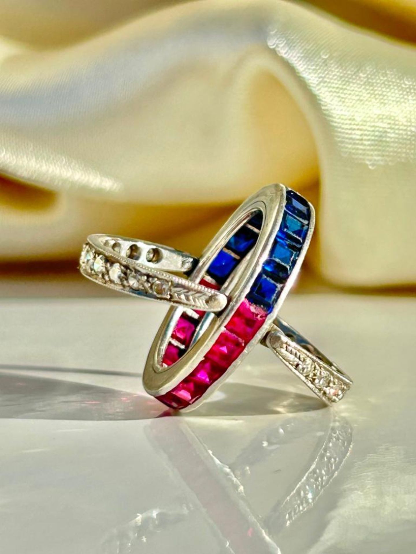 Chunky Antique Art Deco Era 18ct White Gold Ruby Diamond and Sapphire Day / Night Flip Over Ring - Image 2 of 12