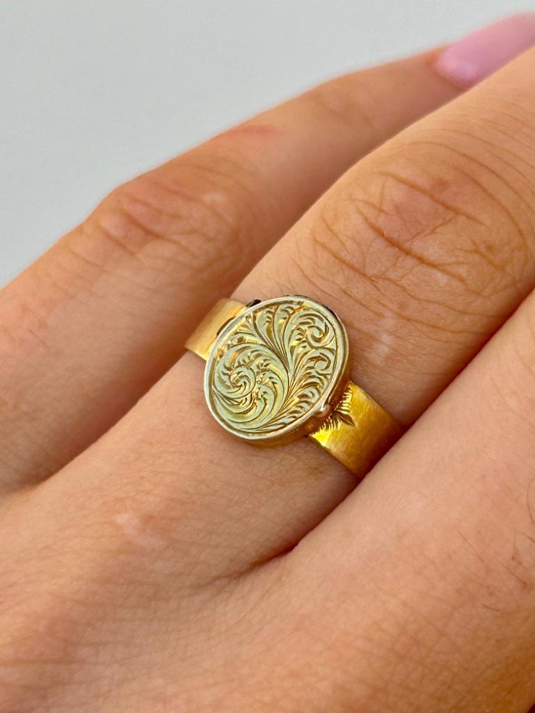 Antique 15ct Yellow Gold Poison Ring - Image 2 of 11