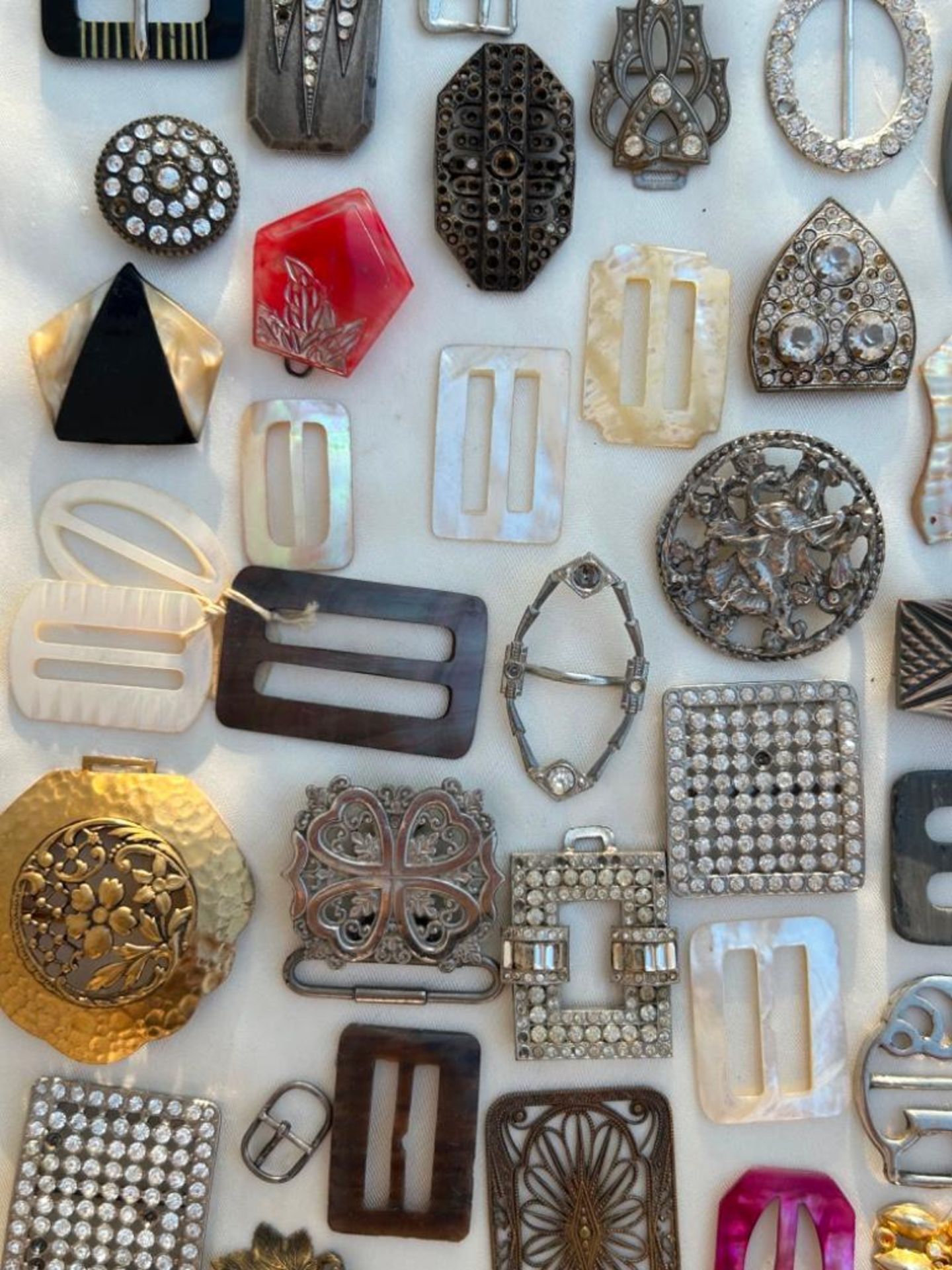 Antique & Vintage Large Mixed Jewellery Lot - Image 4 of 8