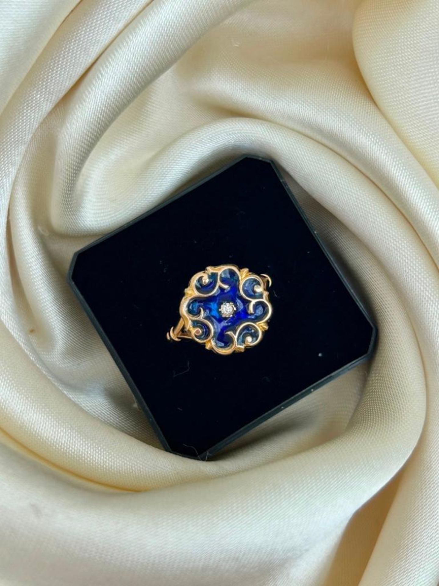 Gold Blue Enamel and Diamond Flower Ring - Image 4 of 6