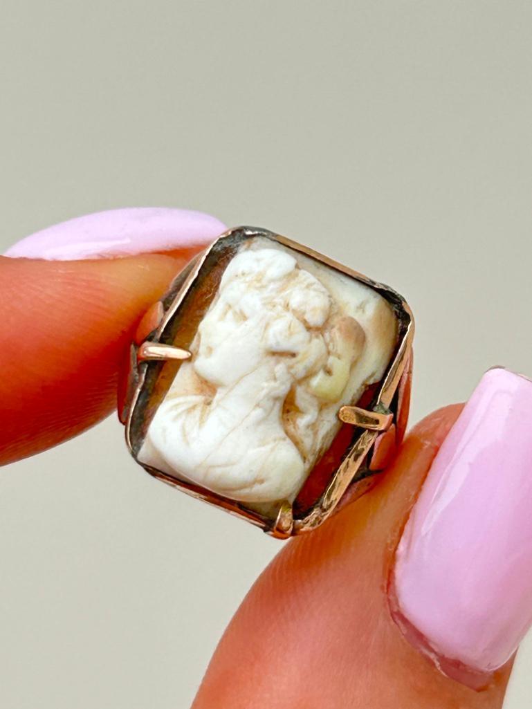 Gold Cameo Ring - Image 4 of 9