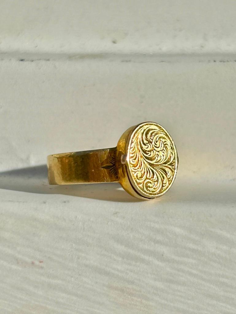 Antique 15ct Yellow Gold Poison Ring - Image 9 of 11