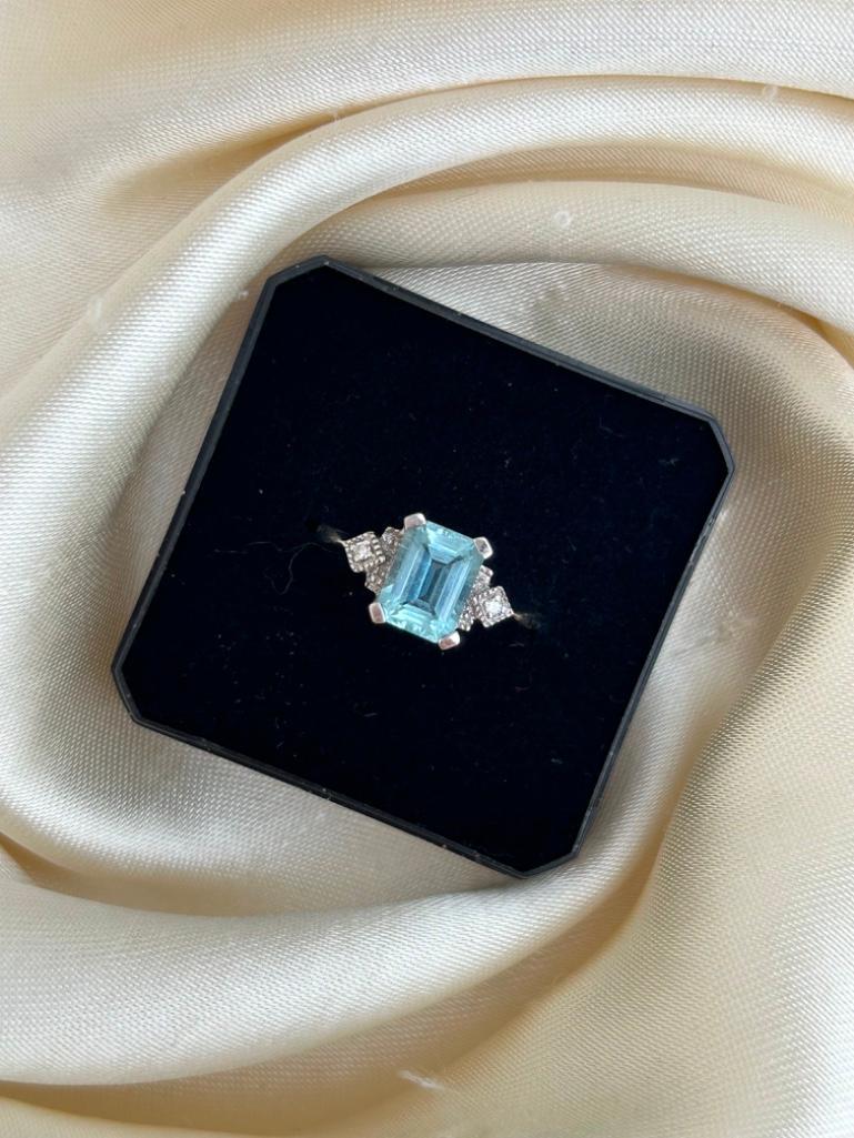 18ct White Gold Aquamarine and Diamond Dress Ring - Image 4 of 6