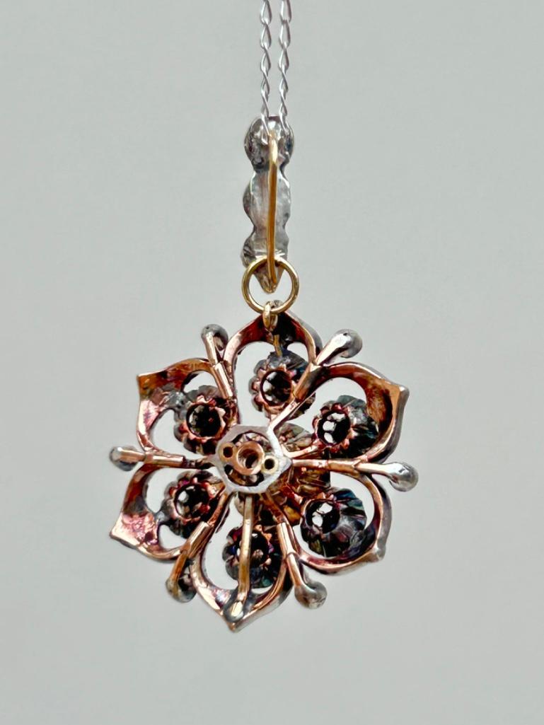 Wonderful Diamond Pendant in Gold - Image 7 of 7