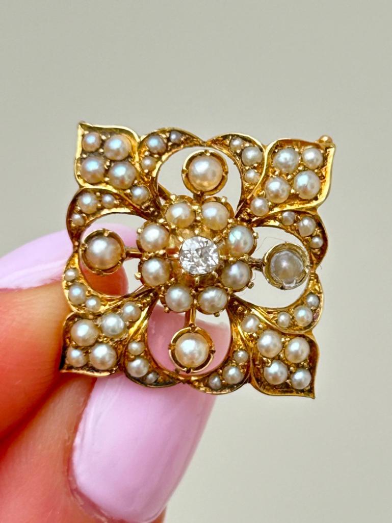 Antique Gold Pearl and Diamond Flower Pendant with Brooch Fittings - Image 5 of 8