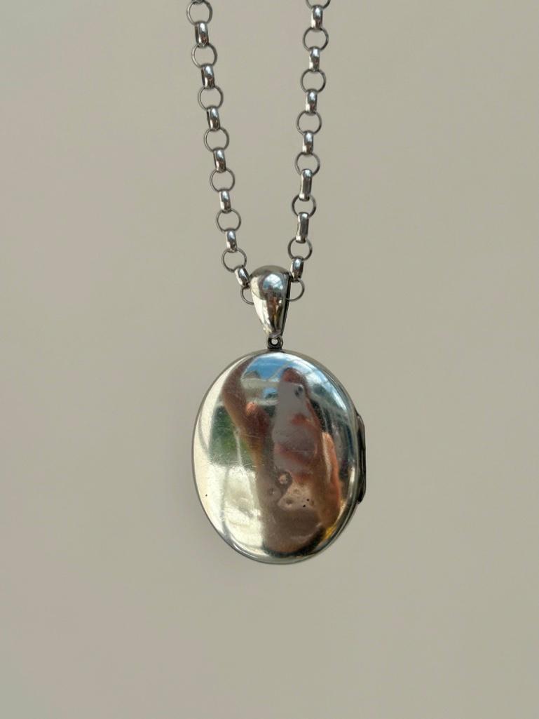 Antique Silver Victorian Locket and Chunky Chain Necklace - Image 2 of 4