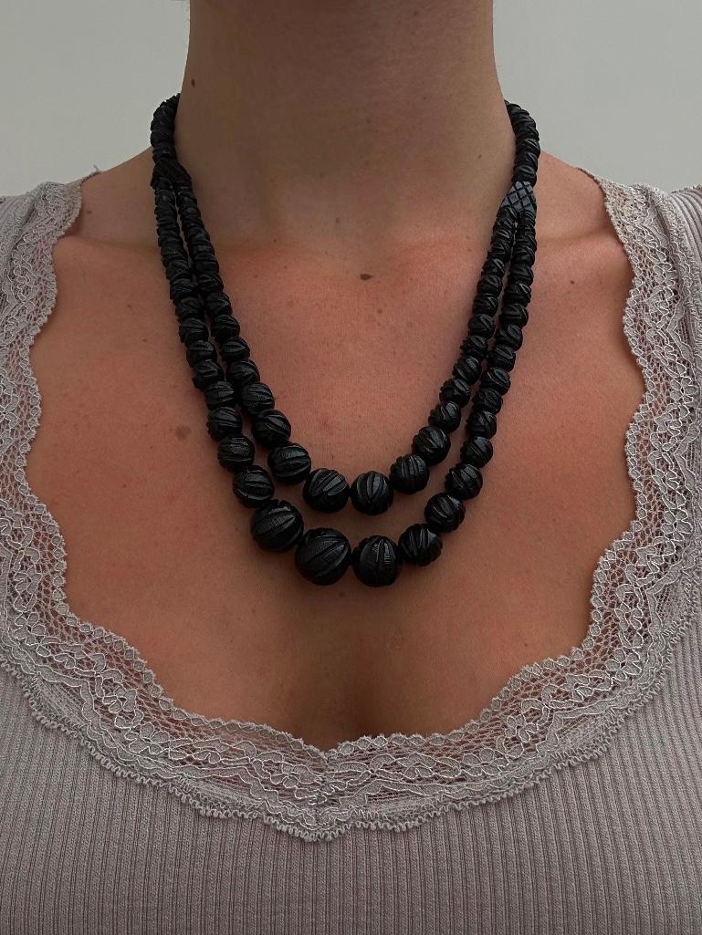 Amazing Antique Whitby Jet Carved Bead Necklace with DogClip Fastener - Image 4 of 4