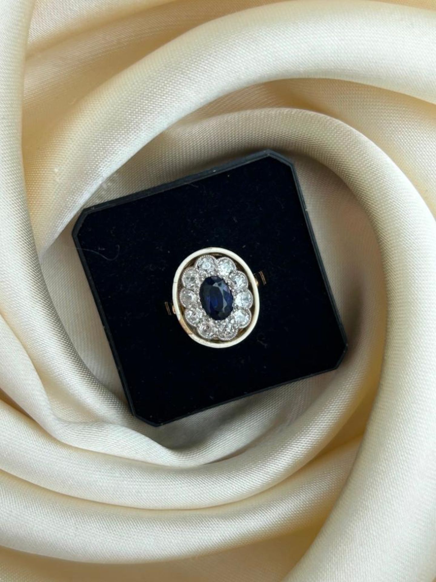 Outstanding Edwardian Sapphire Diamond and White Enamel Ring in 18ct Yellow Gold - Image 5 of 5