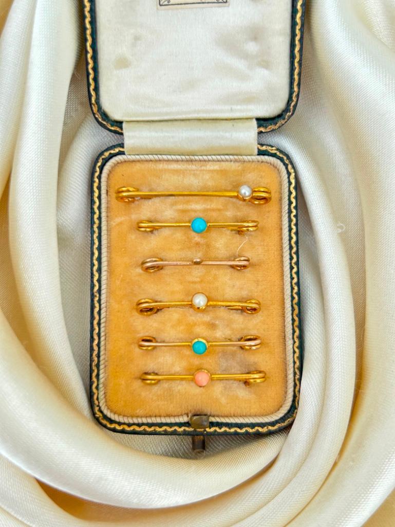 Sweet Antique Boxed Gold Stone Set Boodles and Dunthrope Safety Pin Brooches - Image 2 of 5