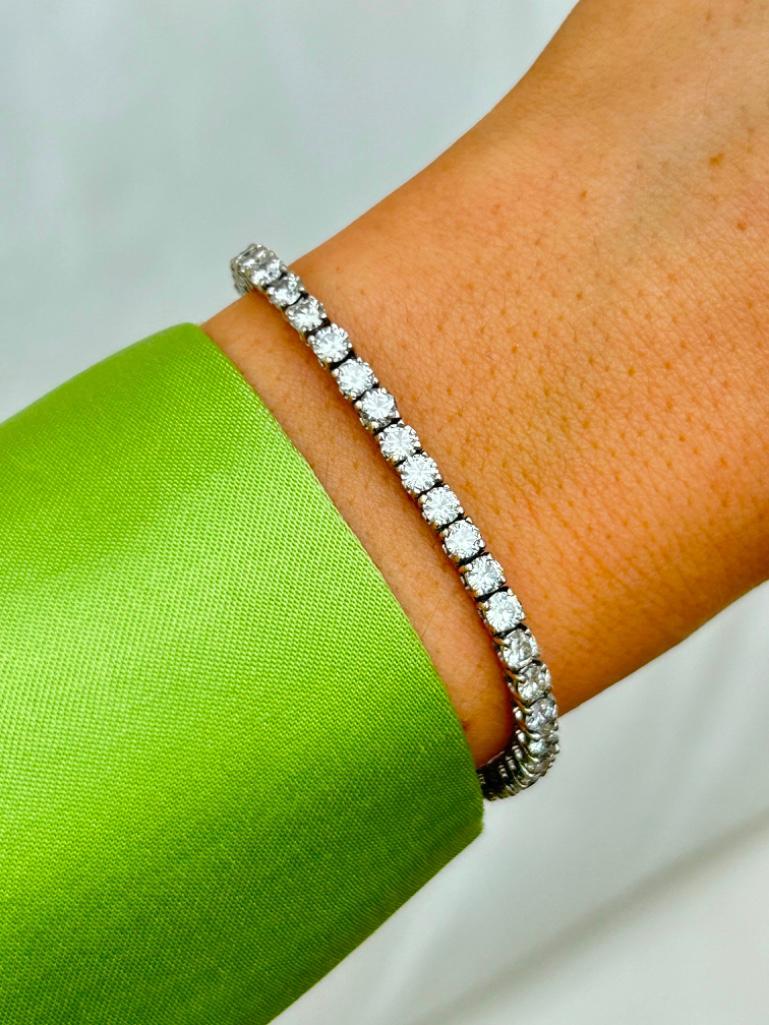 Diamond Line Bracelet in 18ct White Gold