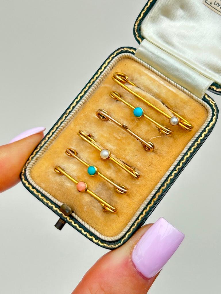Sweet Antique Boxed Gold Stone Set Boodles and Dunthrope Safety Pin Brooches - Image 3 of 5