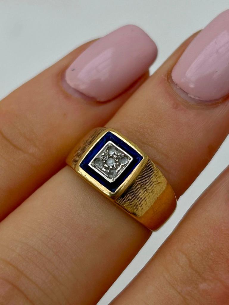 Sweet Square 18ct Yellow Gold Blue Enamel Signet Ring - Image 2 of 6